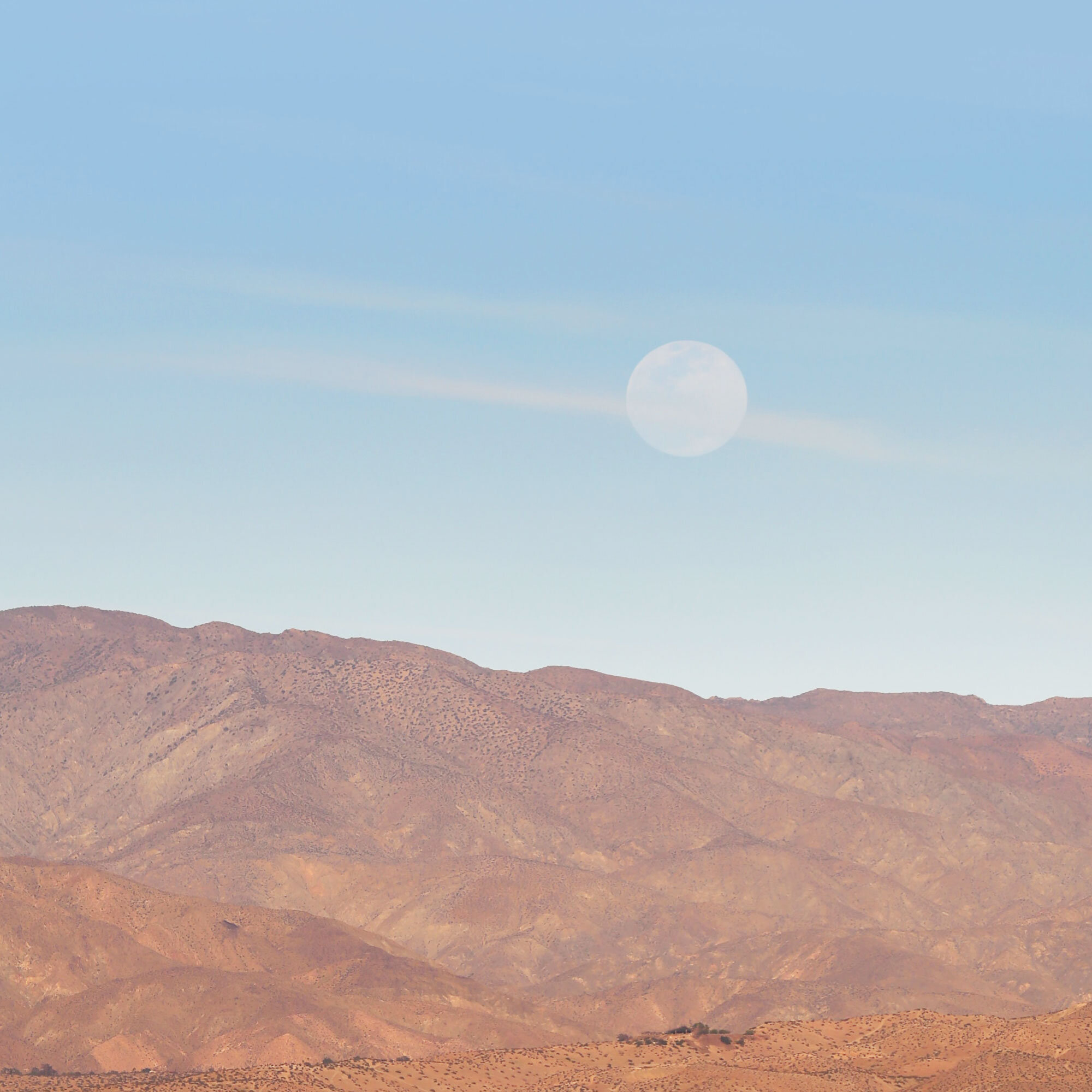 Full moon in the desert